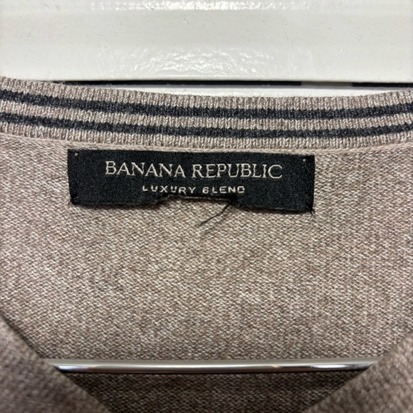 Banana Republic Luxury Blend Mens Pullover Sweater Silk Cashmere Cotton Gray L - Picture 3 of 5